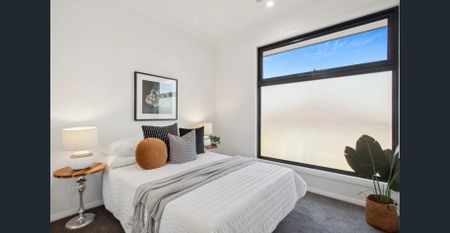 New Designer 3 bedroom Townhouse – Coastal Luxury Living for Lease - Photo 4