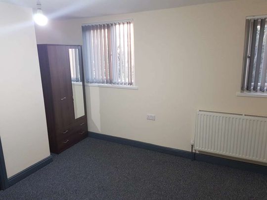 Lovely Brand New Ensuite Room - No deposit All Bills Included! Room 6 - Photo 1