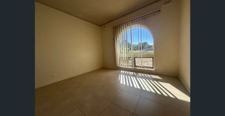 Functional, Low-Maintenance Ground Floor Unit – Available Now - Photo 4