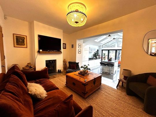 4 bedroom terraced house to rent - Photo 1