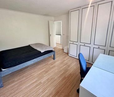 4 bedroom terraced house to rent - Photo 3