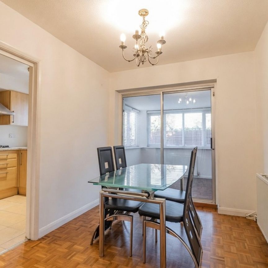 4 bedroom Property to rent - Photo 1
