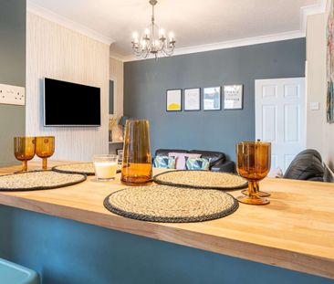 UK Award Winning, exceptionally high standard, design-led, immacula... - Photo 3