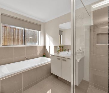 For Lease - Family Home in Prime Berwick Location - Photo 2