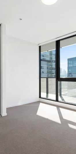 Fantastic Southbank Living In The Tiara Building! - Photo 1