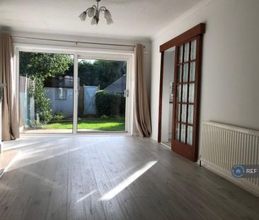 3 bedroom semi-detached house to rent - Photo 1