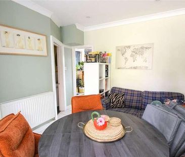 Danescroft Drive, Leigh-on-sea, SS9 - Photo 4