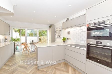 3 bedroom townhouse to rent - Photo 5