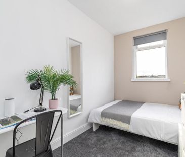 6 bedroom house to rent - Photo 2