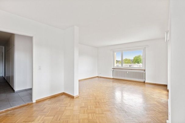 Grosszügige Familienwohnung zu Vermieten! - Photo 1