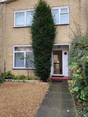 3 Bed Terraced House, Seeley Drive, SE21 - Photo 1