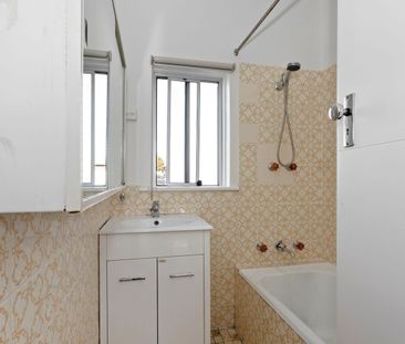 Great 3 Bedroom Family House, Excellent Location - Photo 6