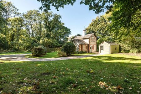 Beautiful detached two-bedroom lodge house. - Photo 2