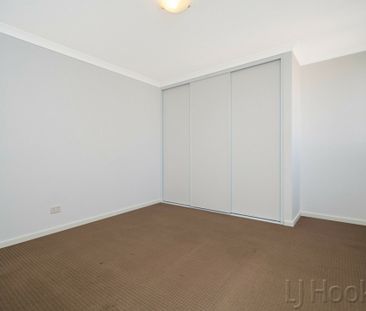 Charming Family Home - Photo 3