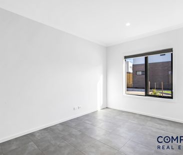 38 Cinnamon Drive, Cranbourne East VIC 3977 - Townhouse For Rent | ... - Photo 6