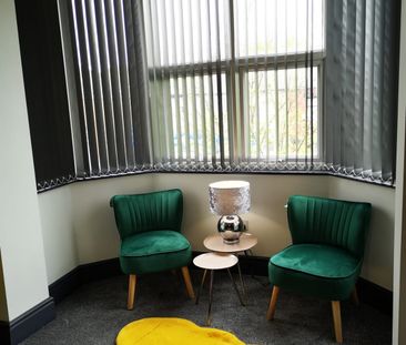 Room 5 - Photo 1