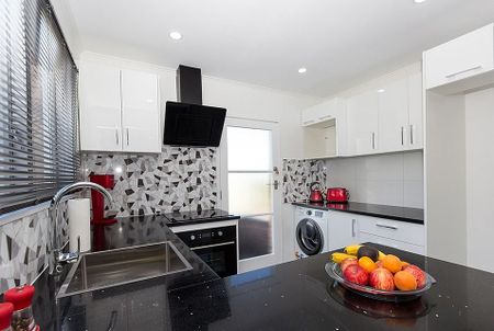 Beautiful home in a perfect location - Photo 4