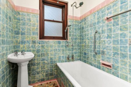 Character filled home - Photo 4