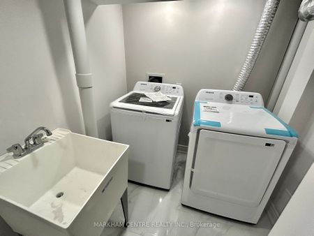 For Lease - 3 Hamster Crescent, Aurora, Ontario - Photo 5