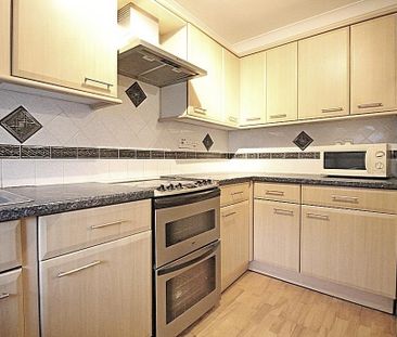 2 bedroom maisonette to rent - Photo 2