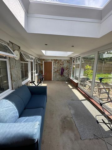 1 bedroom in a house share to rent - Photo 2