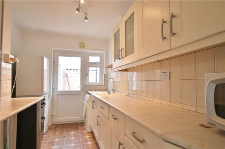 Sandy Lane, Woking, Surrey, GU22 8BA - Photo 5