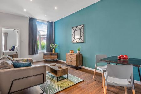 2 bedroom flat to rent - Photo 2