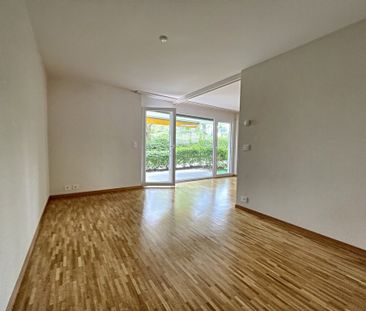 Bel appartement de 2,5 pièces au rez-de-chaussée - Photo 2