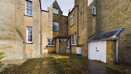 4 bedroom terraced house to rent - Photo 5