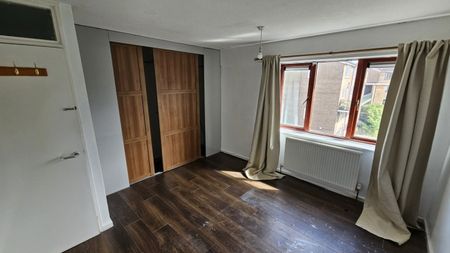 2 bed Apartment - To Let - Photo 2