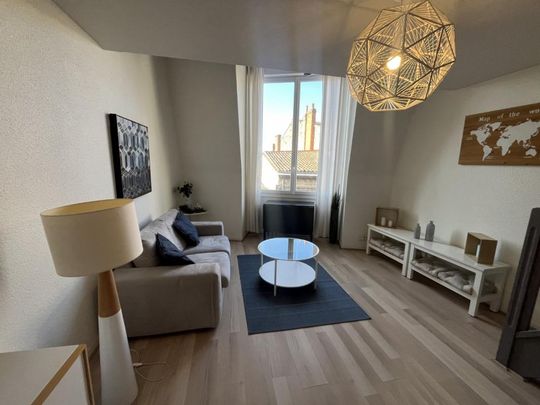 Location Appartement 1 pièce Meublé 41m² BORDEAUX 33000 - Photo 1