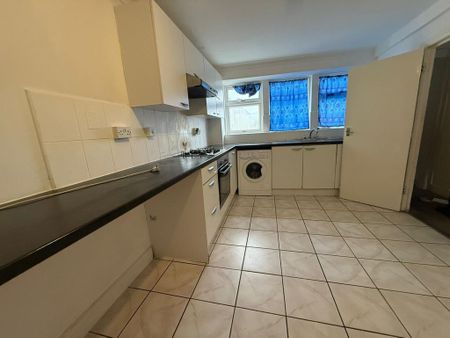 2 bedroom flat to rent - Photo 4