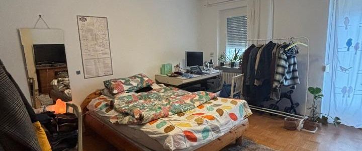 Fully-furnished room with balcony - Photo 1