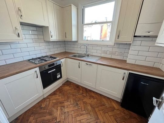 Cobham Road, Westcliff on Sea, Property for rent - Photo 1