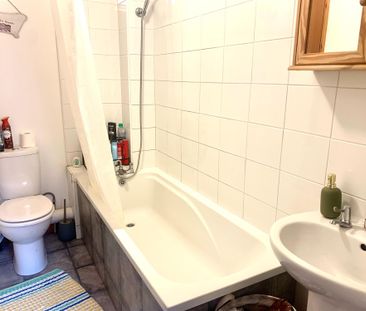 Banister Park, So15 - Photo 2