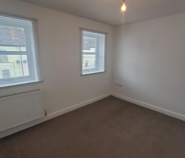 High Street, Tredworth - Photo 3