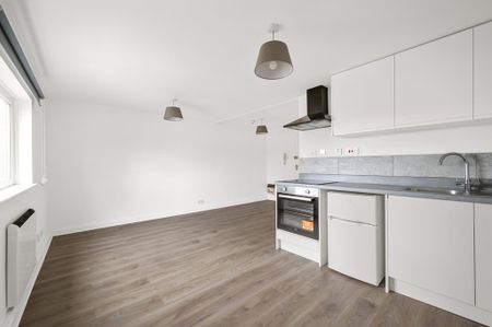 Studio to rent - Photo 3