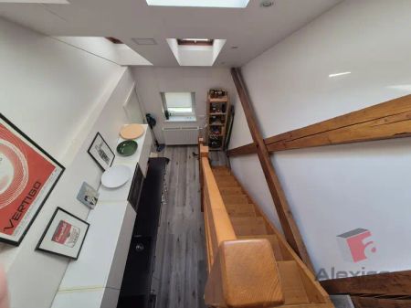 Atypický podkrovní prostor 3+1+galerie 85 m - Photo 3
