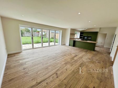 5 bedroom detached house to rent - Photo 4