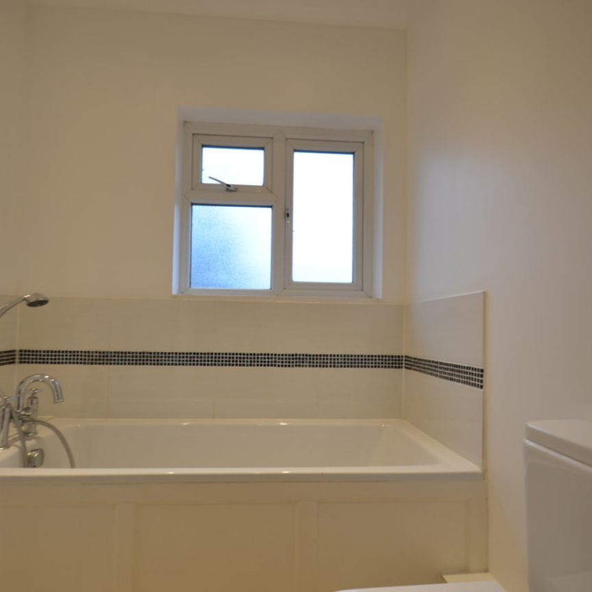 3 bedroom Property to rent - Photo 1