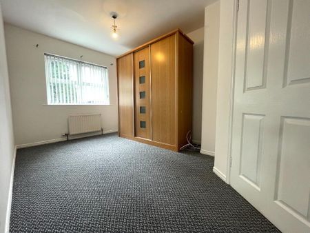 2 Hazeldene Court, Lisburn, BT28 1FP - Photo 4