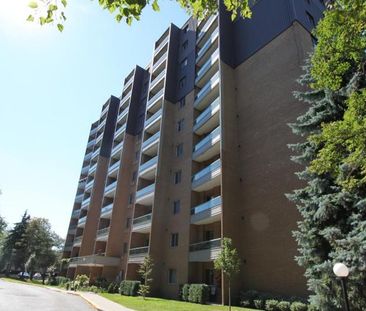 Oxford Park Towers - Photo 2