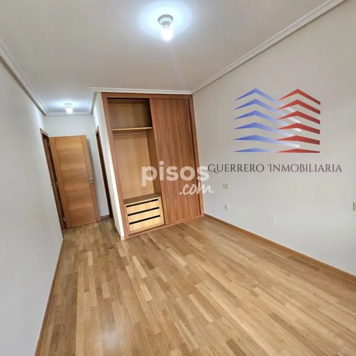 Dúplex en alquiler en Calle del Río Limia - Photo 1