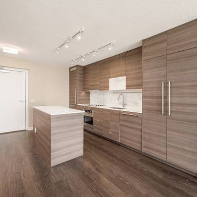 Newer Condo - 1 Bedroom in Surrey Central - Photo 3