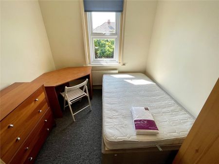 Shelbourne Road, Bournemouth, BH8 - Photo 5