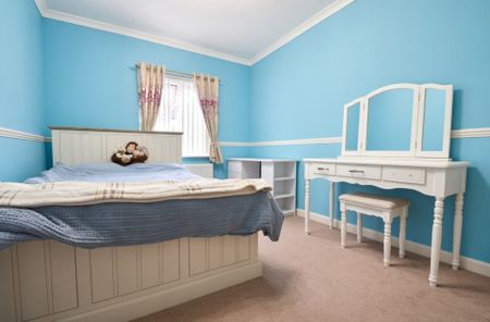 3 bedroom Semi-detached house to rent - Photo 4