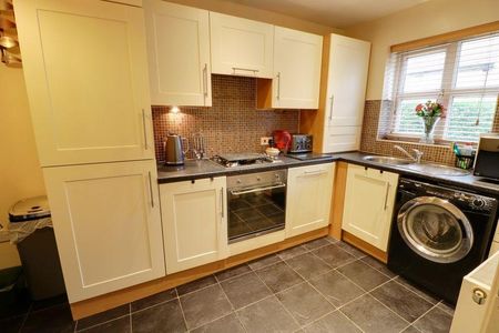 3 bedroom townhouse to rent - Photo 4