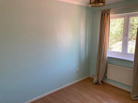 2 bedroom end of terrace house to rent - Photo 4