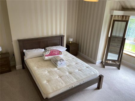 6 bedroom semi-detached house to rent - Photo 3