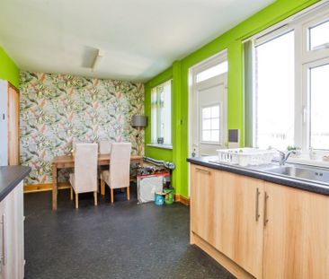 Ryecroft Crescent, Halifax - Photo 5